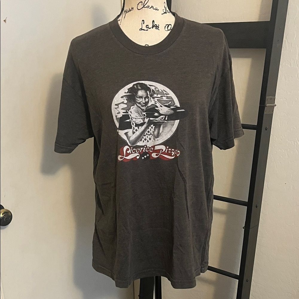 Vintage Licorice Pizza Records & Tapes Music Store Gray Graphic Pullover T-Shirt